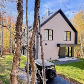 Le Bois Debout - Lake & Trails, hotel u gradu 'Eastman'