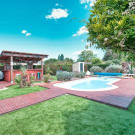 Villa la p'tite guinguette, hotel in Salles