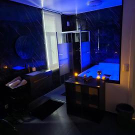 La Suite Gold Wellness Jacuzzi & Sauna, hotel in Seraing