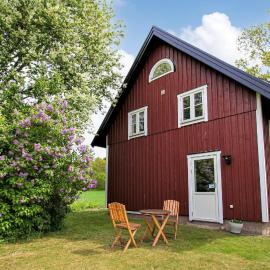 Nice Home In Munka-Ljungby With Wifi