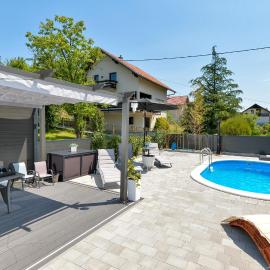 Gorgeous Home In Cresnjevec, Tuhelj With Sauna, hotel in Tuheljske Toplice