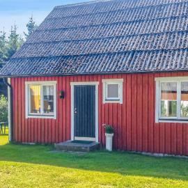 Viesnīca One-Bedroom Holiday Home In Roke pilsētā Röke
