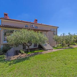 Amazing Apartment In Secovlje With House Sea View, hotel in Sečovlje