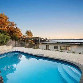 Ellerina Sea Vista Stunning views pool sauna and alfresco entertaining
