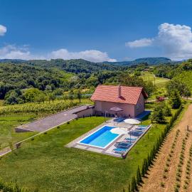 Gorgeous Home In Novi Marof With Sauna, hotel a Novi Marof