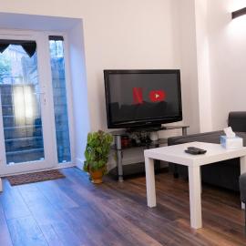 Flat near Peak District، فندق في Mossley