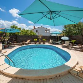 Stunning Apartment In Peroj With Wifi
