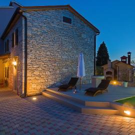 Two-Bedroom Holiday Home With A Fireplace In Barban