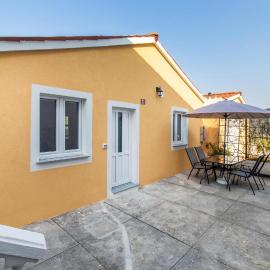 1 Bedroom Beautiful Apartment In Piran