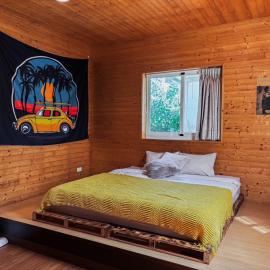 B&B American Style cabin 5 minutes from the sea, hotell sihtkohas Hengchuni vanalinn