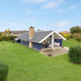 Three-Bedroom Holiday Home In Egernsund, hotel sa Egernsund