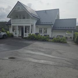 Gårdsidyll i flotte omgivelser, Hotel in Ålesund