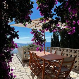 Bohème Beach Villa with seaview & private garden, Antheor