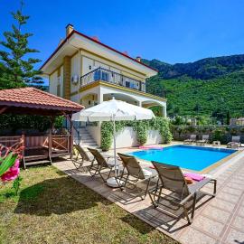 Villa Arokarya
