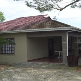 Dumehlezi Self Catering