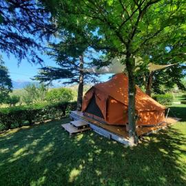 Glamping Marche Nascoste Tenda e intero alloggio, hotel en Penna San Giovanni