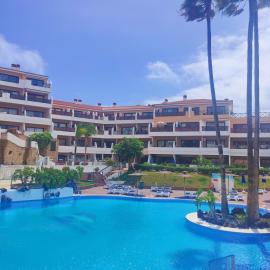 Lovely apartment top views, heated pool, great location