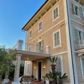 Villa Francesca Luxury - Adriatic Nature & Heritage House, hotel in Grottammare