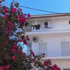 Super renovated maisonette - Σούπερ ανακαινισμένη μεζονέτα, hotel a Filiatrá