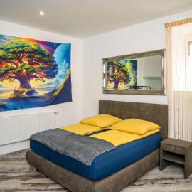 PLAZA ROOMS & APPARTEMENT - Café & Bar, hotel in Enns