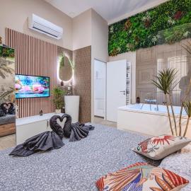 Little Bangkok - Luxury SPA Apartment, hotel a Toulon