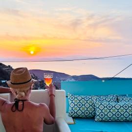 Summer Breeze Suite with Sea Views in loulis Kea!, hotel a Ioulida