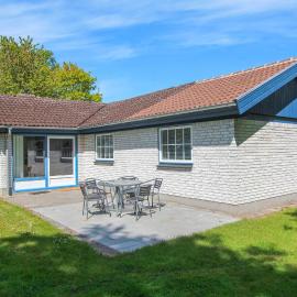 Lovely Home In Samsø With Kitchen