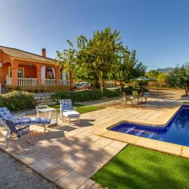 Beautiful Home In Pliego, hotel en Pliego