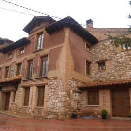 Casa Rural El Cuartel, готель у місті Tierzo