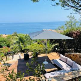 Superbe vue mer et Estérel, Villa Neuve pour 8-10 Personnes, Clim, Piscine, hotel in Saint-Raphaël