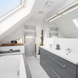 Beautiful 4 Bed Immaculate Condition Refurbished Property, hotel in Romford
