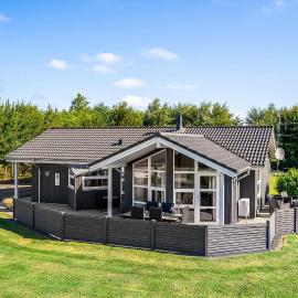 Three-Bedroom Holiday Home In Hemmet