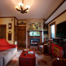 Shiloh Station House، فندق في Franklinford