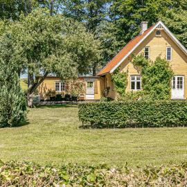 Risegård, Lejl B, hotel a Åkirkeby