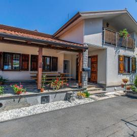 Beautiful Apartment In Divaca With Wifi, Hotel in Divača