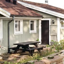 2 Bedroom Lovely Home In Degerhamn, hotell i Degerhamn