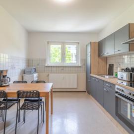 Wiesbaden Schierstein zentral im Rhein-Main-Gebiet, Monteure Herzlich Willkommen!