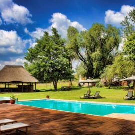 Savannah Game Lodge, Wedding Venue and River Retreat, hotel u gradu Parys