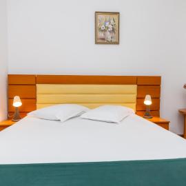 बुखारेस्ट में, होटल Hotel Sir Colentina