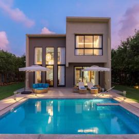 Sunlit Splendour by StayVista near Nagaon beach boasting an Outdoor pool and Modern chic interiors, hotel in Alibaug