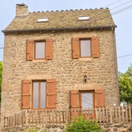 Gîtes de france 3 épis 6/7 pers à la chaze, Hotel in Pierrefiche