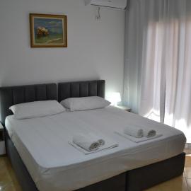 Sunny Studio Apartment Beach distance Free Parking