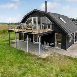 Four-Bedroom Holiday Home In Skjern, hotel in Skjern
