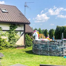 Nice Home In Mscice With Swimming Pool, hotel in Mścice
