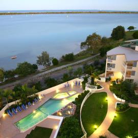 Moorings Beach Resort, hotel in Caloundra