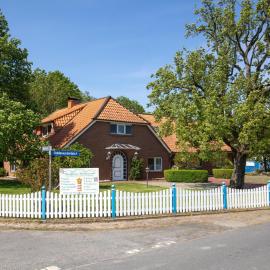 Holiday Home Deichhaus Küstenwind-4 by Interhome, Hotel in Fedderwarderdeich
