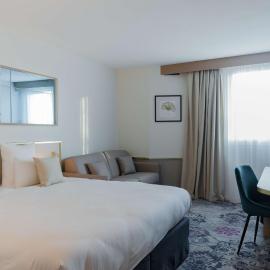 Brit Hotel Orléans St Jean de Braye - L'Antarès، فندق في سان جان دي براي