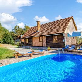 Three-Bedroom Holiday Home In Ribnik, hotel Ribnikben