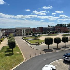 Luxury 2 Bedroom Northampton Townhouse with Balcony, hotel u gradu Northempton