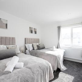 4BR Bolton Retreat Cinema & Games Room Sleeps 8